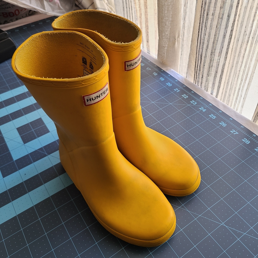 Hunter Yellow Rain Boots Sz 1 Uk